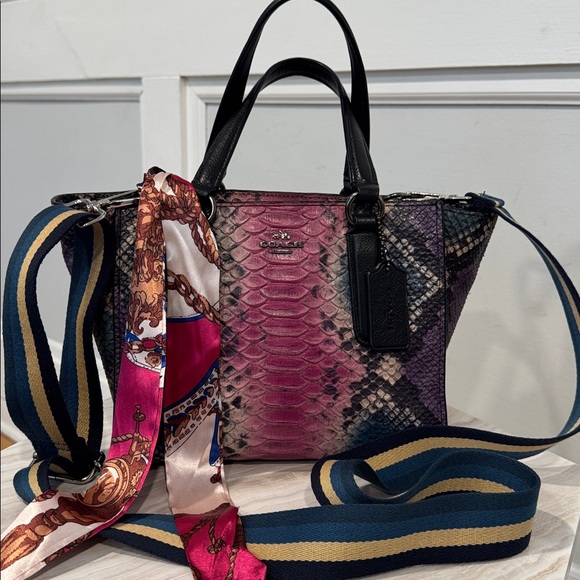 Coach Bag Crosby Python Embossed Leather Carryall Small Purple Pink Tote Rare - Picture 3 of 17